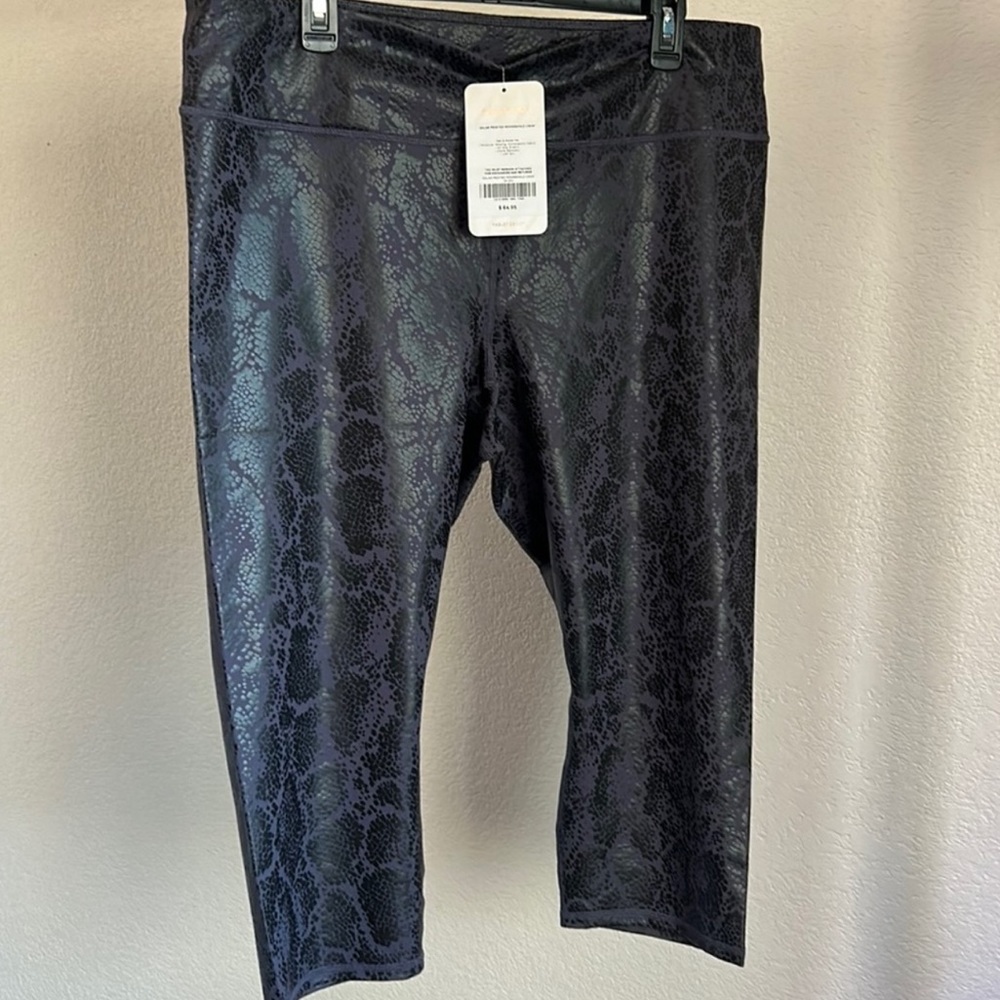 Fabletics Crop Leggings
